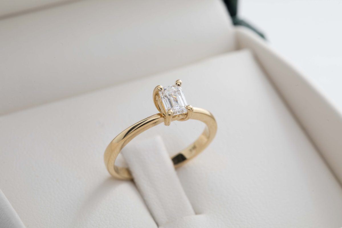 Anillo Rocío con diamante baguette 0.53Ct.