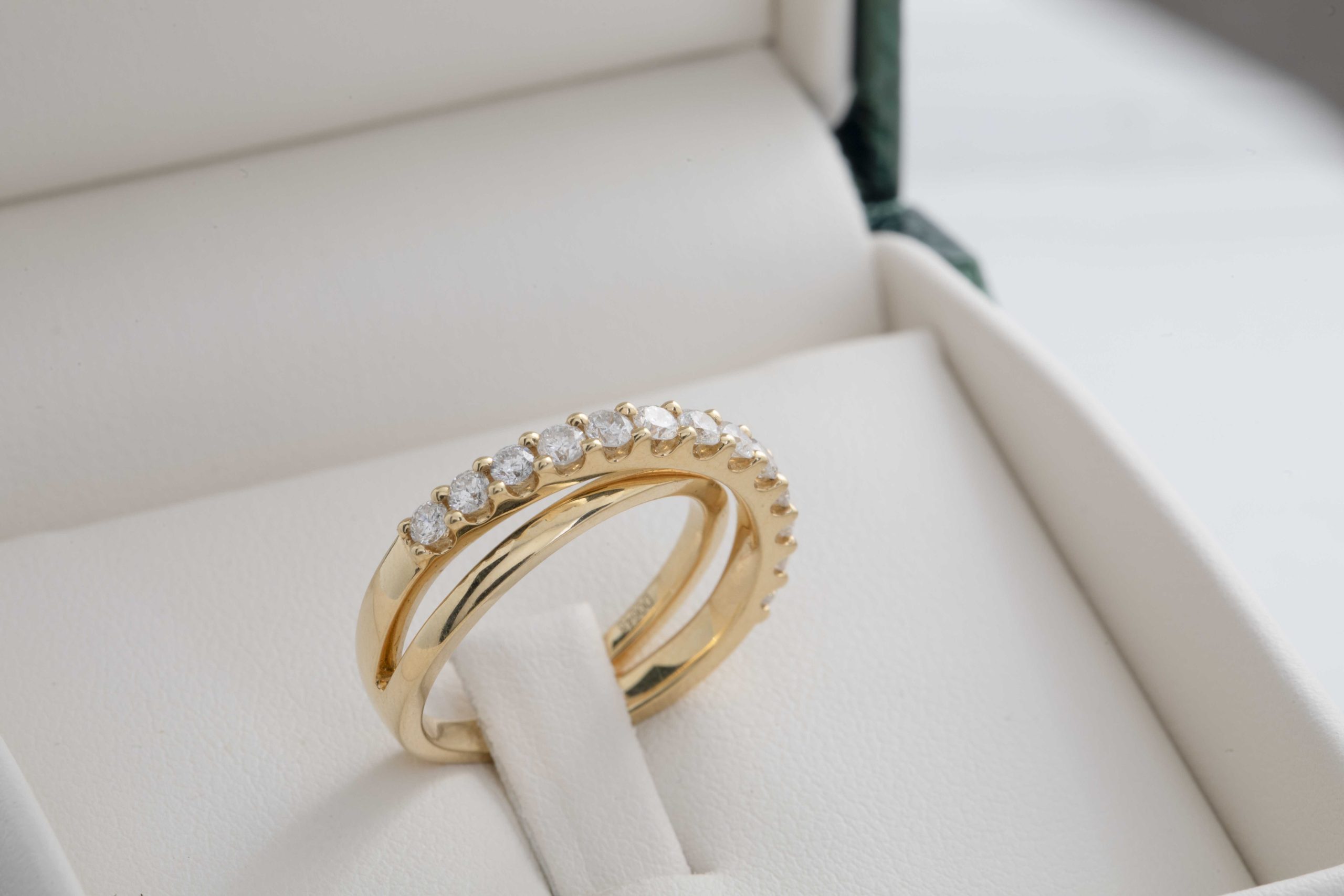 Anillo con diamantes