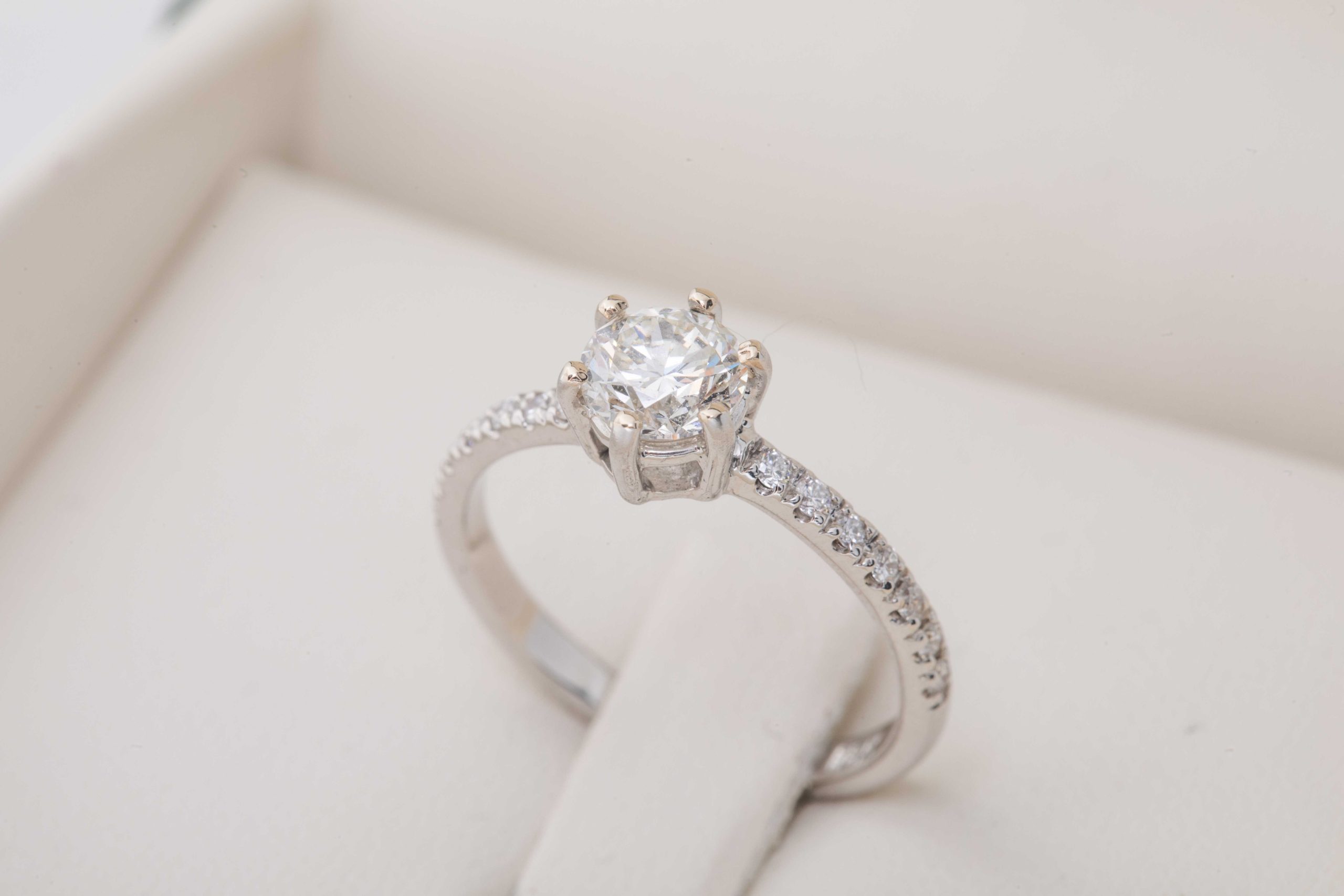 Anillo de compromiso Daniela 0.8Ct