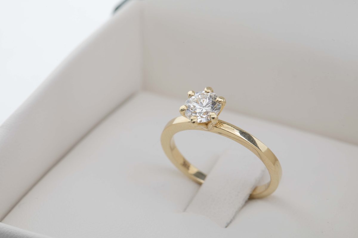 Anillo de compromiso con diamante 0.71ct