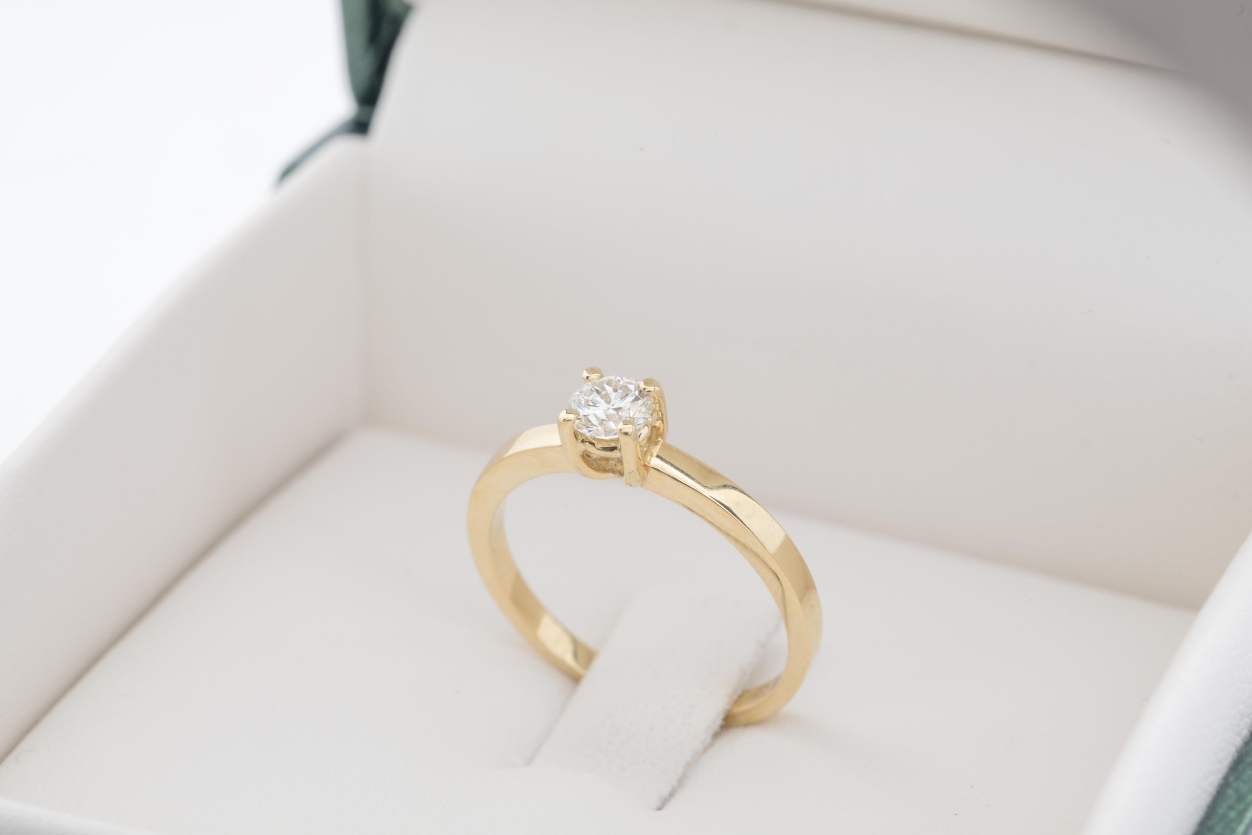 Anillo de compromiso con diamante 0.30ct