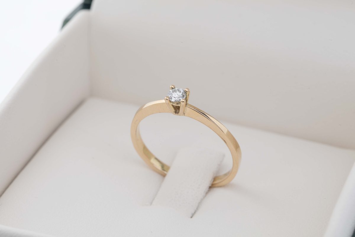 Anillo de compromiso con diamante 0.10ct