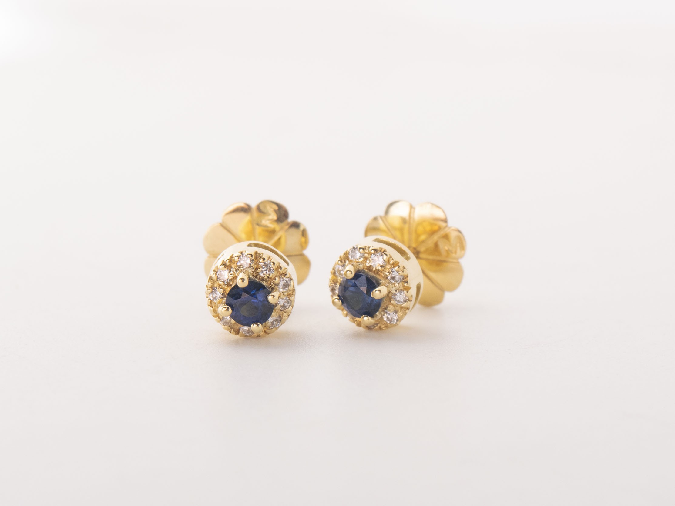 Aretes con zafiros y brillantes