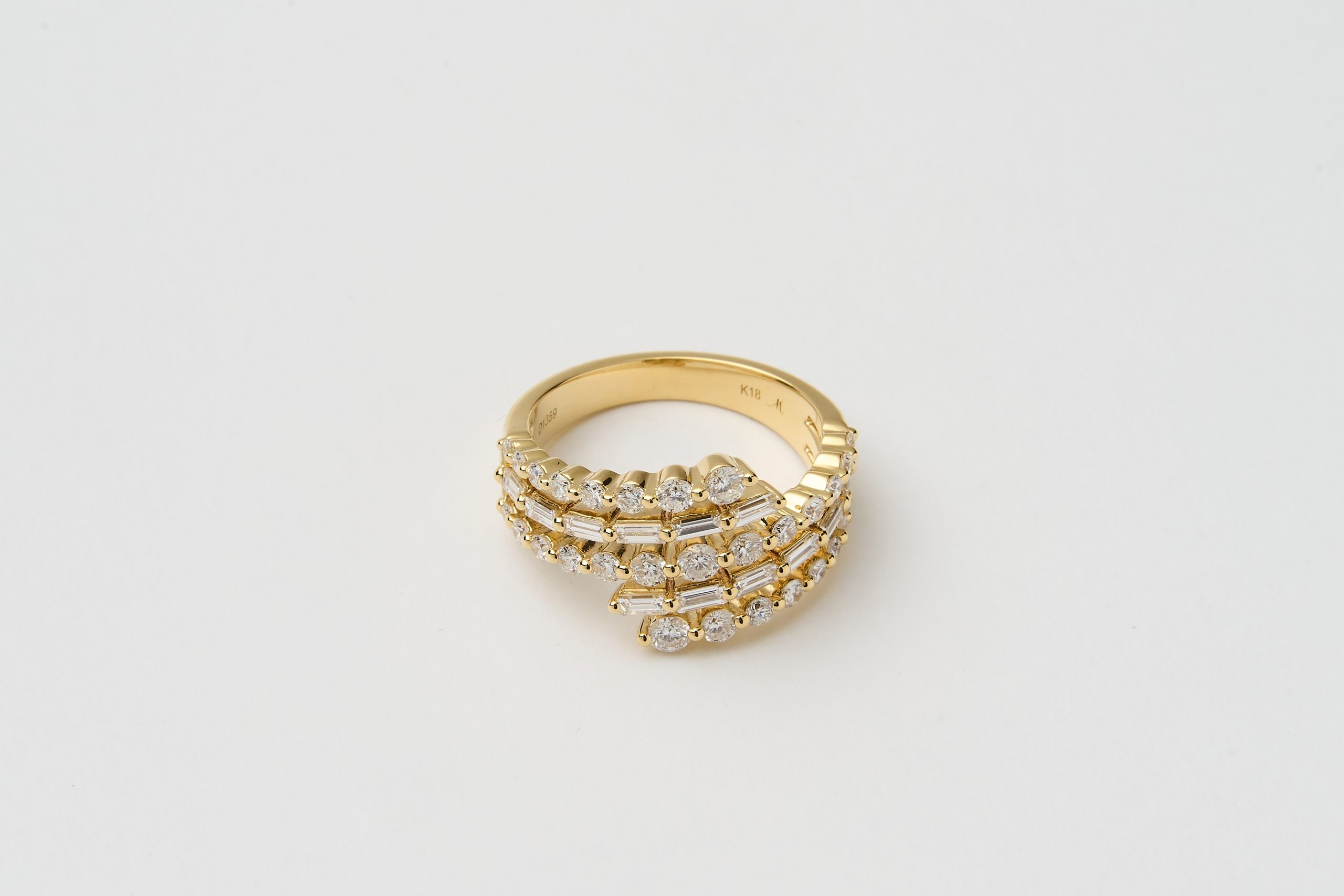 Anillo con diamantes