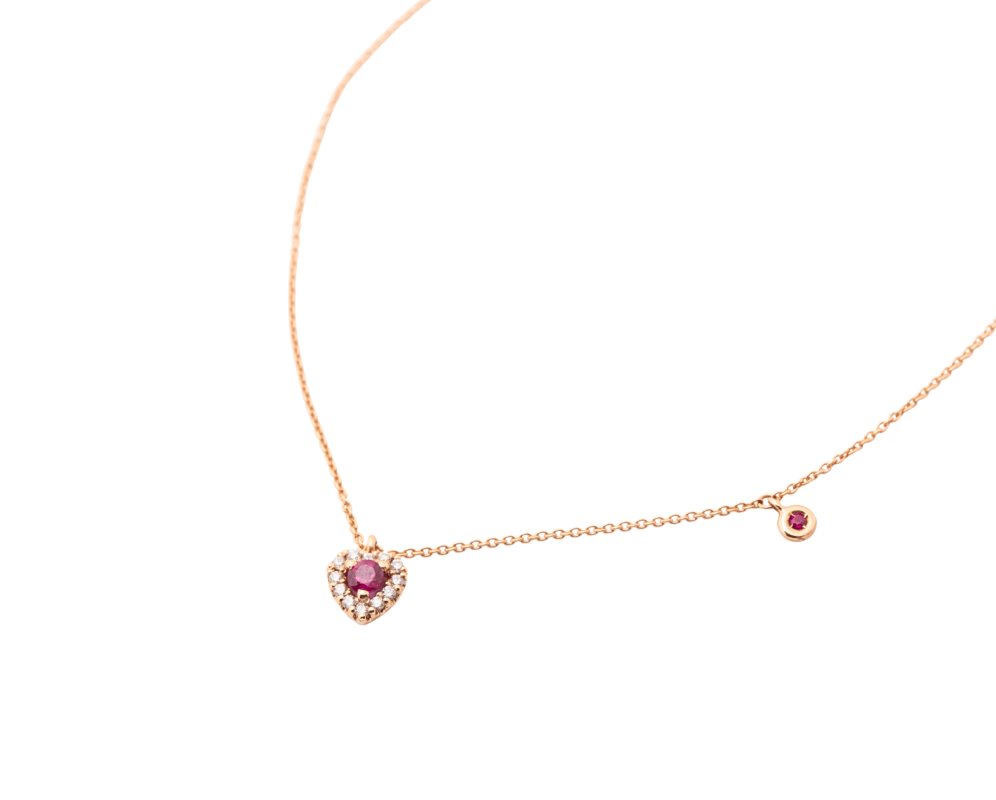 Collar de corazón con rubís y diamantes