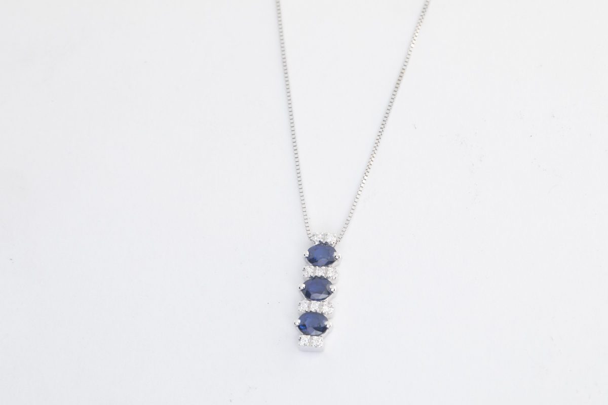 Collar de zafiros y brillantes