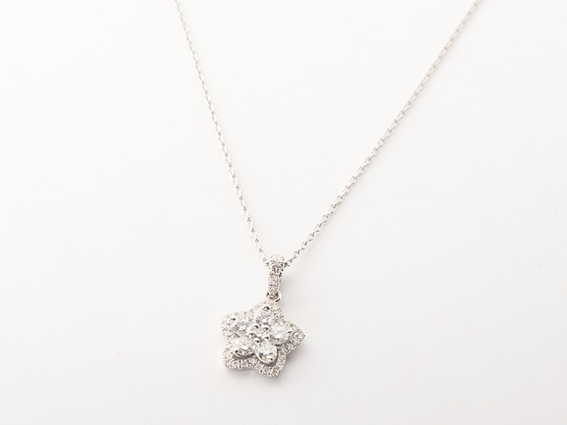 Collar estrella con brillantes