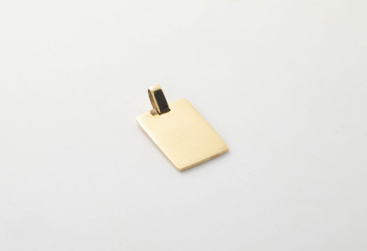 Medalla rectangular en oro amarillo