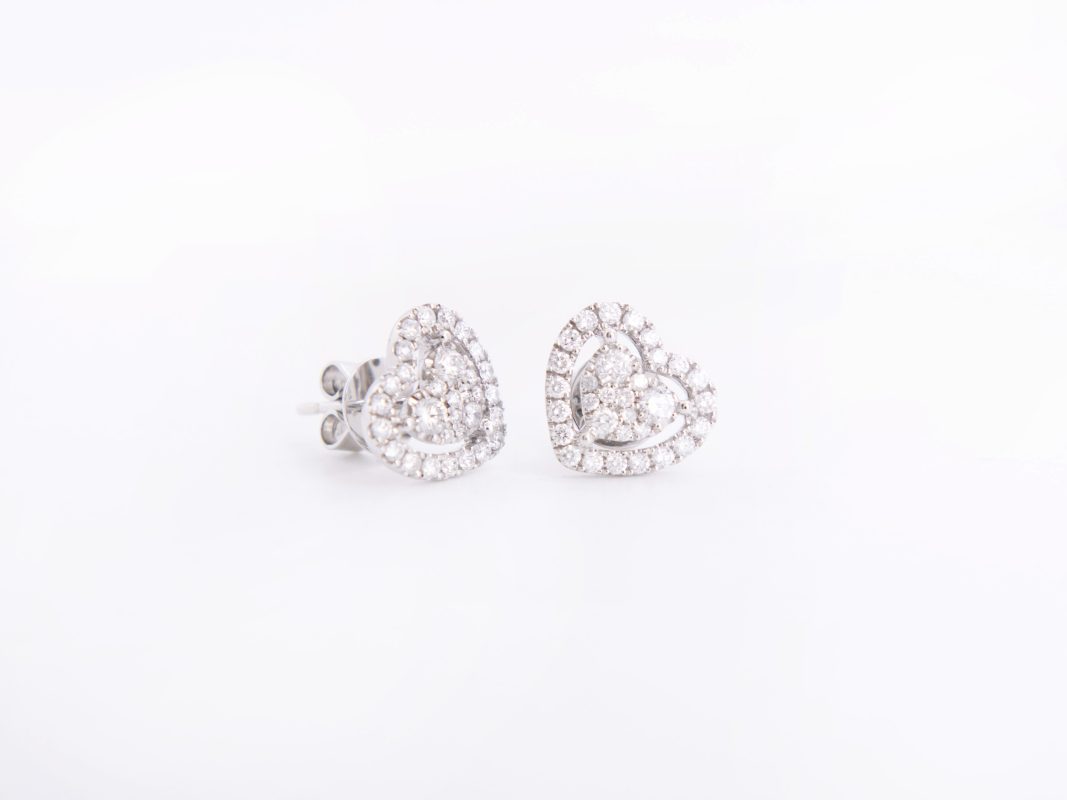 Aretes corazón con brillantes