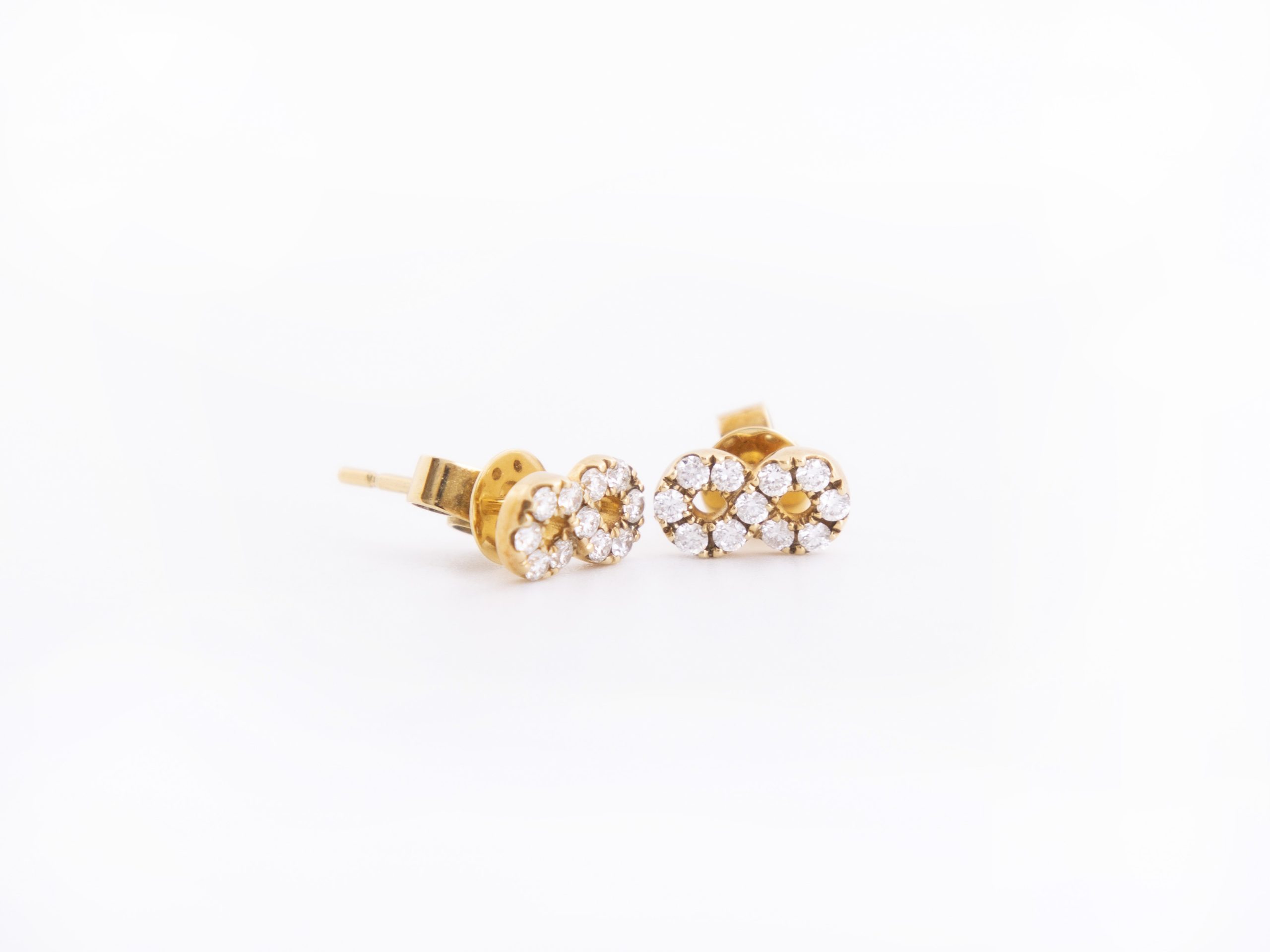 Aretes infinito con brillantes